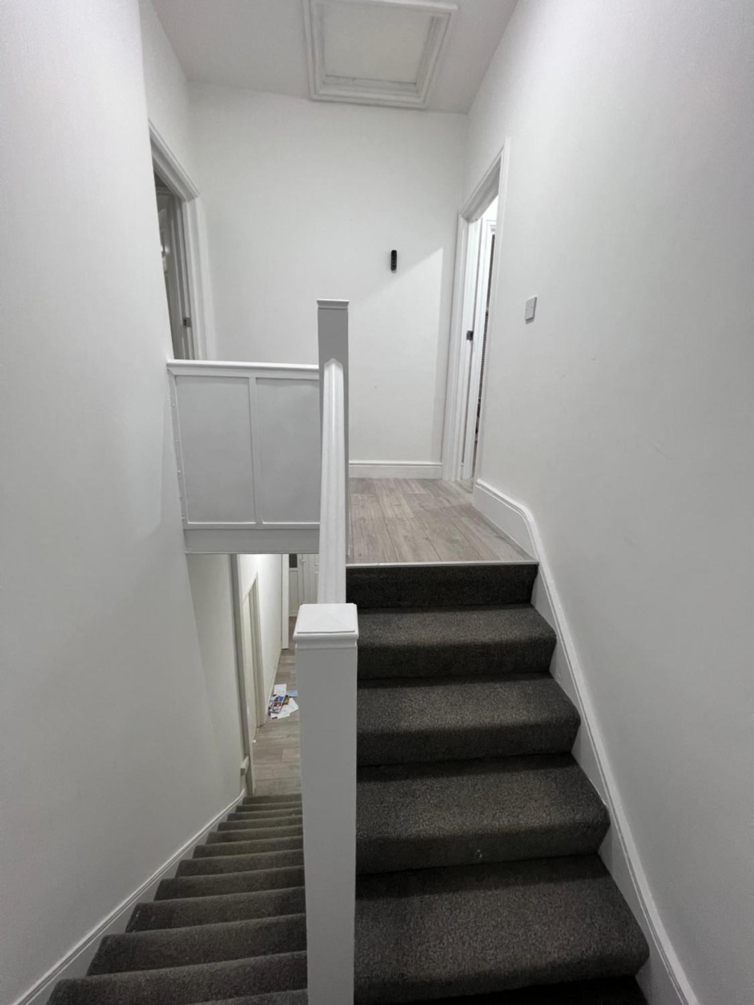 F4 Luxury Stays One Bed Apartment With Parking Ilford Esterno foto